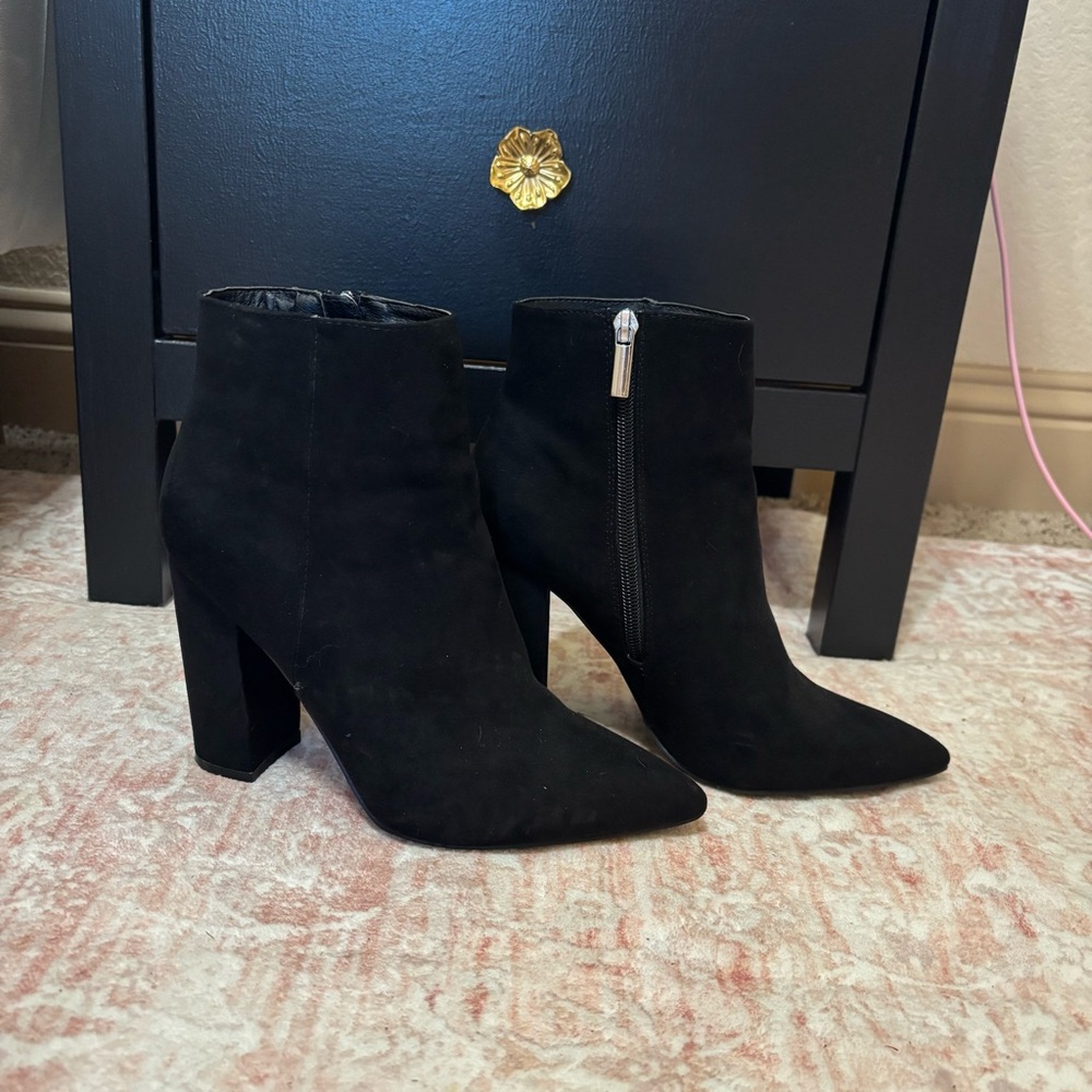 Just fab Elegant Velvet Suede Black Ankle Heeled Boots